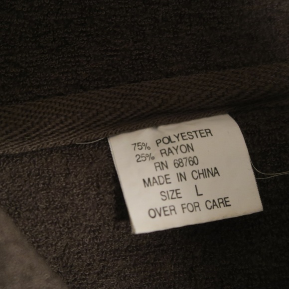 VTG MGM Grand Las Vegas City of Entertainment Polo - Picture 3 of 4